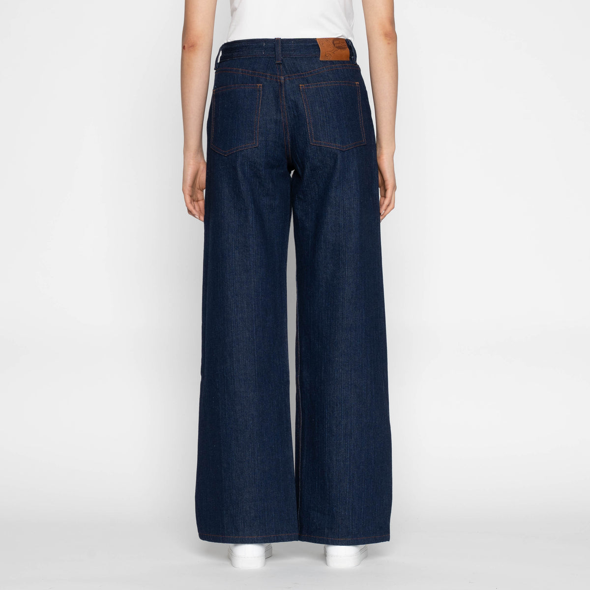 Wide wild west back fit view